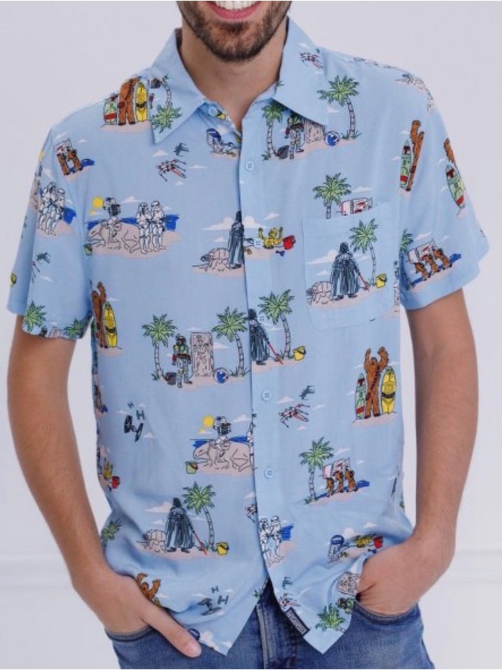 NWOT Light Blue Short-Sleeve Star Wars Printed Button-Up Beach Shirt - Small